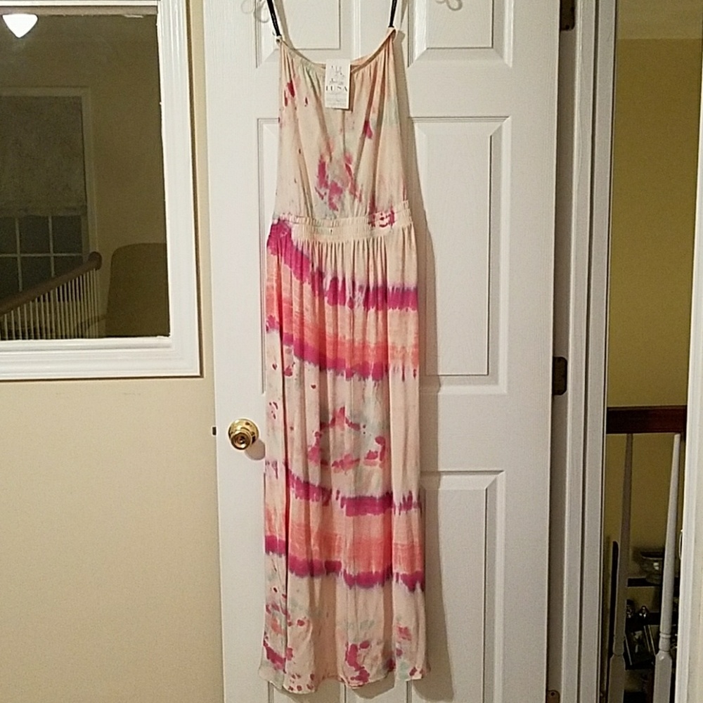 Long Dress from the store Luna, Never Worn!