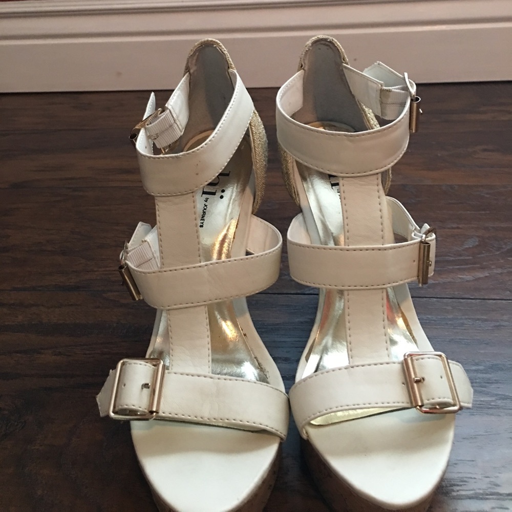 Shii White and gold Sandal Wedge Size 8