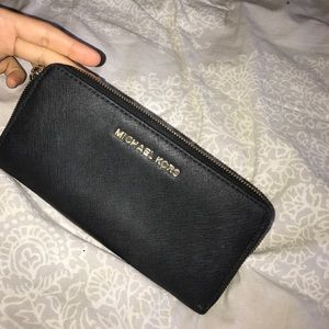Micheal kors wallet