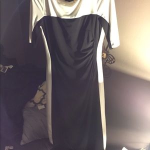 Elegant dress black and white 3/4 sleeve.