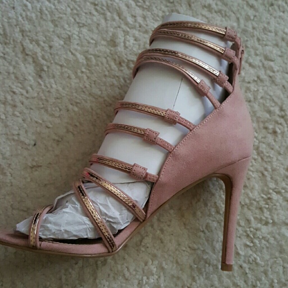 Metallic-Trim Strappy Dress Sandals - Picture 2 of 4