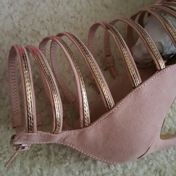 Metallic-Trim Strappy Dress Sandals - Picture 3 of 4