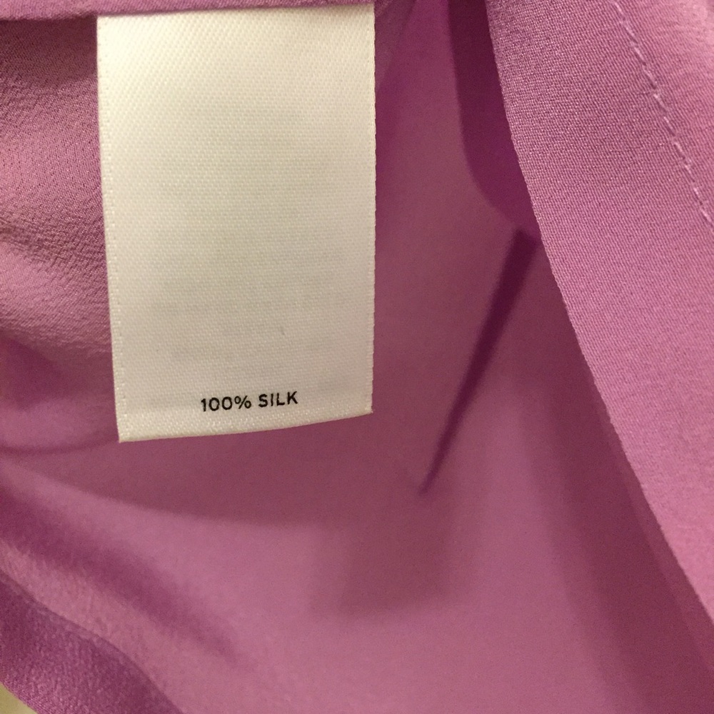 Lavender Sleeveless Silk Blouse - Picture 3 of 5