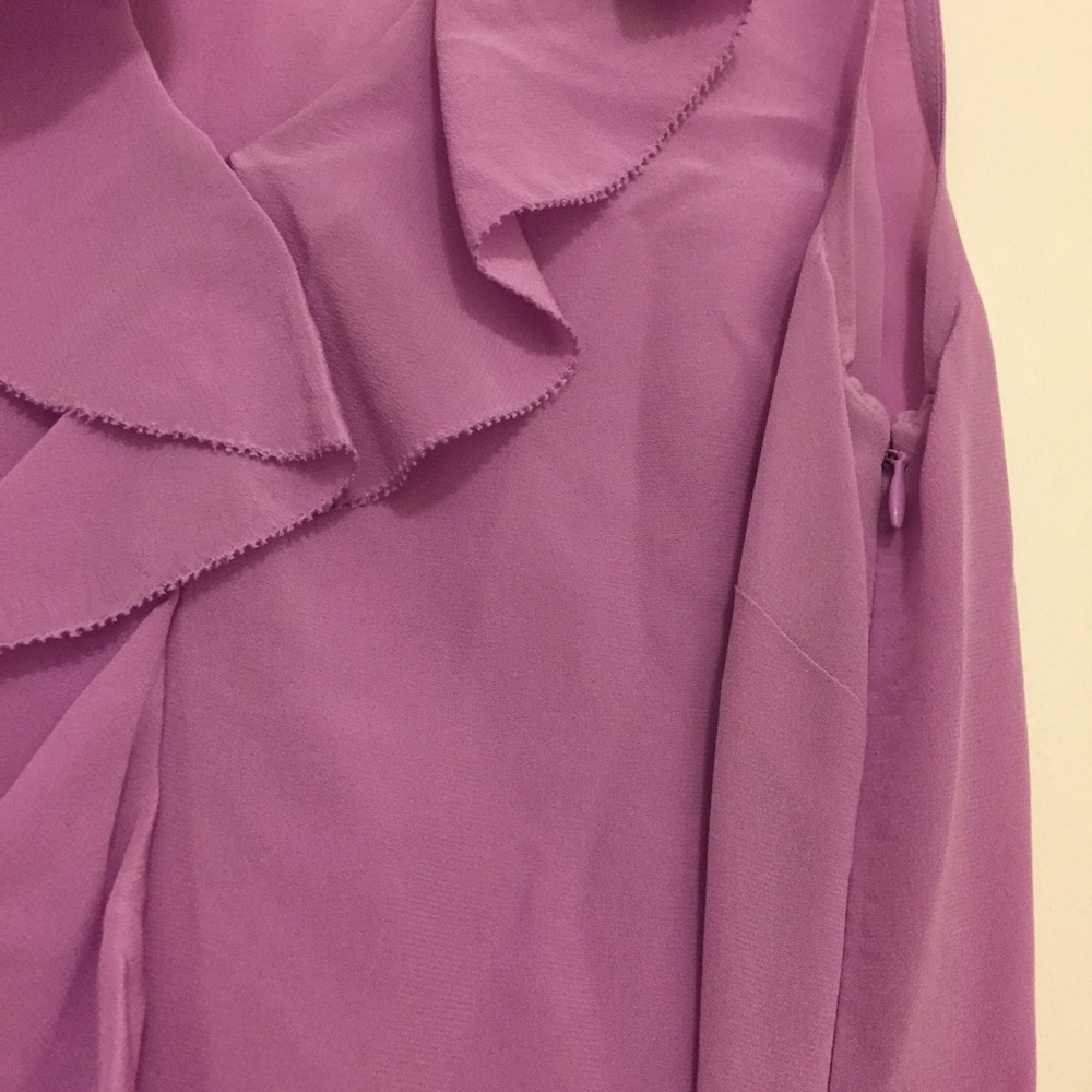 Lavender Sleeveless Silk Blouse - Picture 5 of 5