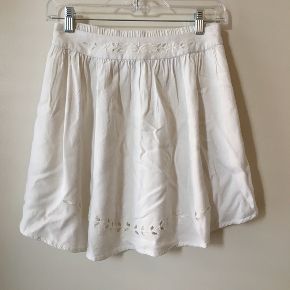 White skirt w/ embroidered details by kimchi blue - Picture 1 of 5
