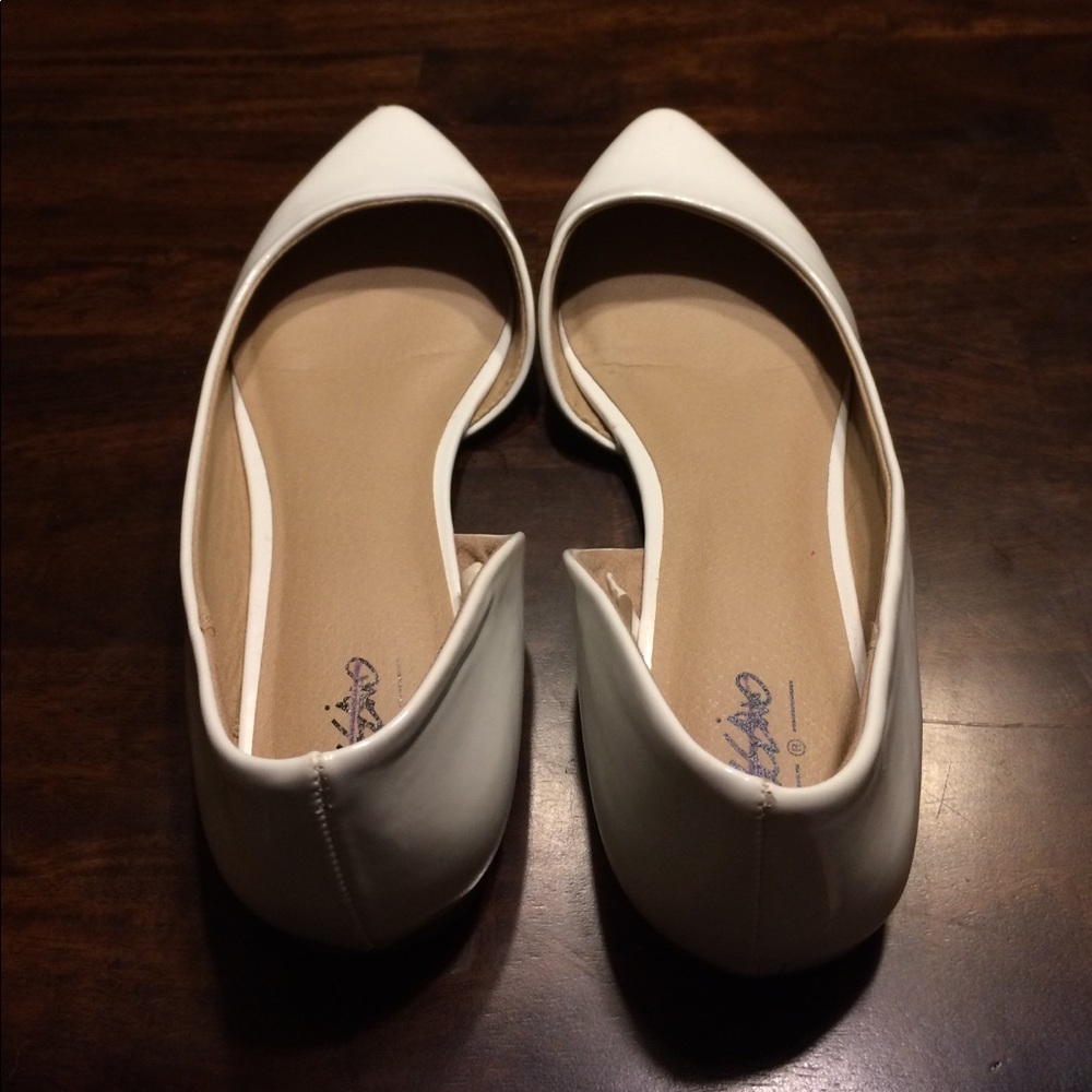 White Pointed Flats