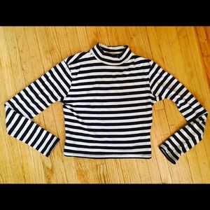 Mock Neck Striped Long Sleeve Crop top 👚