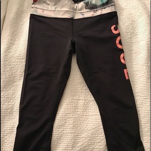 SoulCycle Lululemon cropped spandex