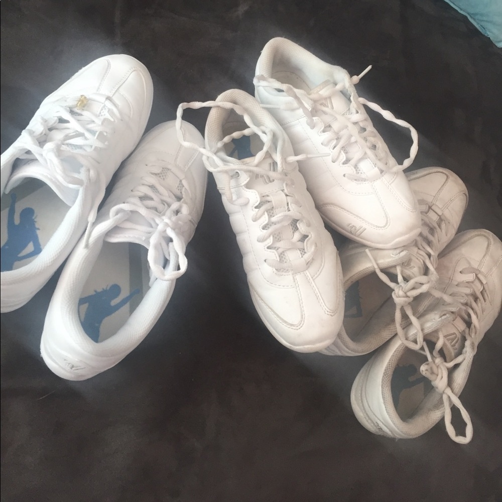 BUNDLE THREE CHEER SHOES