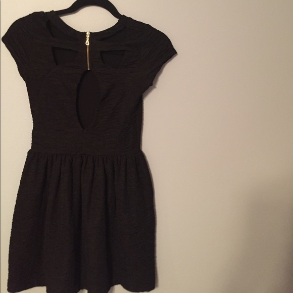 Dress - Picture 4 of 4