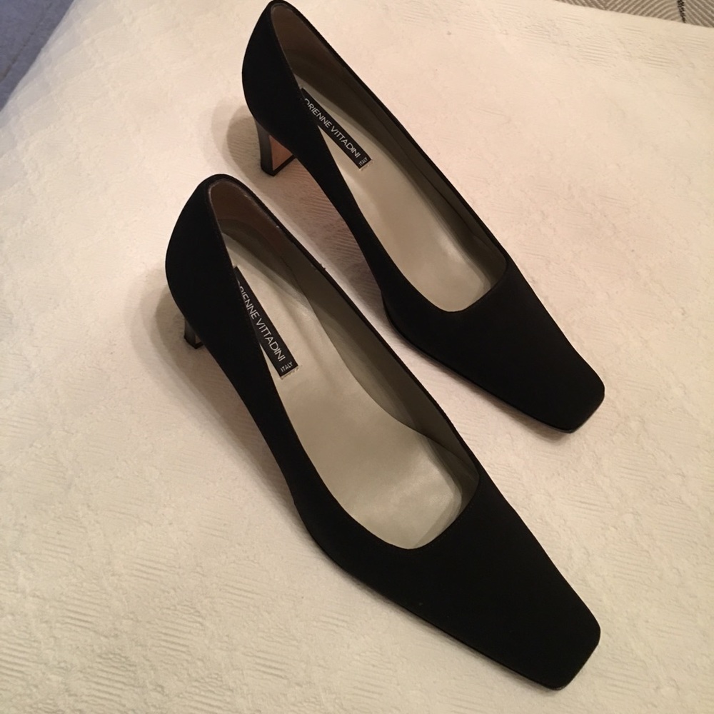 Black Diadema Peach fabric square toe pumps