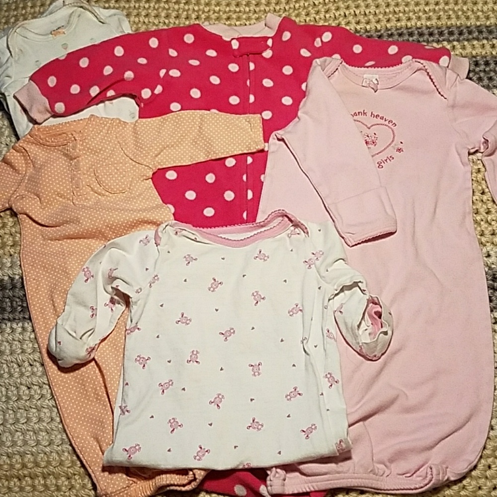 Carter's 0-3 girl night gowns 🌺