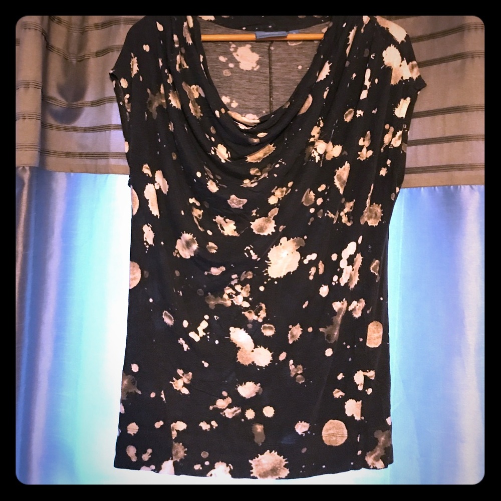 Simply Vera by Vera Wang Medium T-Shirt