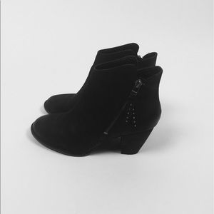 Steve Madden Whysper Black Nubuck  Ankle Booties