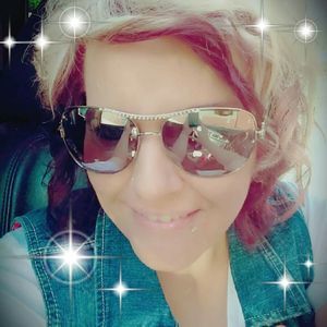 Meet your Posher, Dana