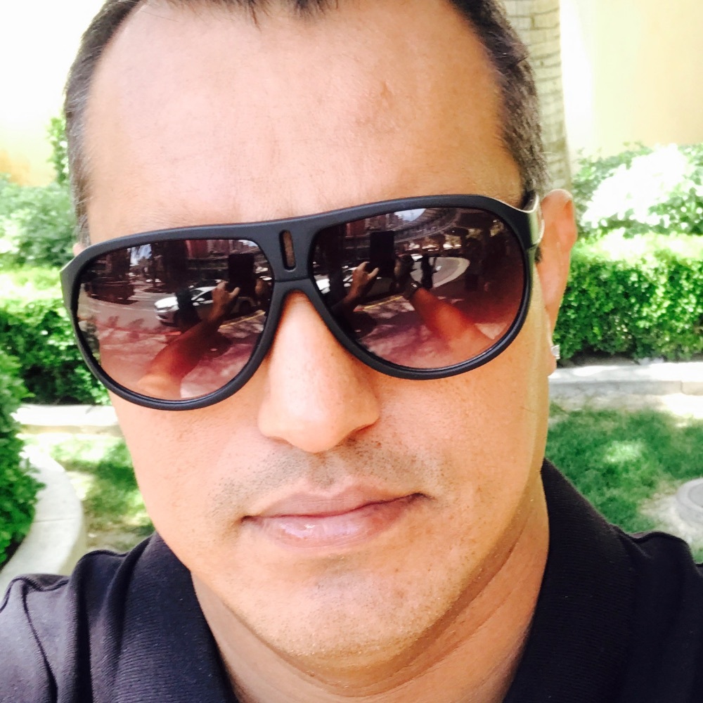 Meet your Posher, Efrain