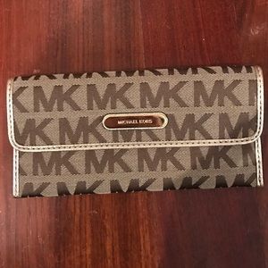 Michael kors wallet