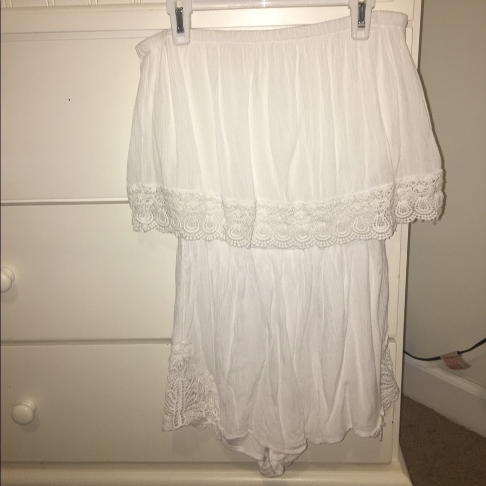 White romper - Picture 2 of 2