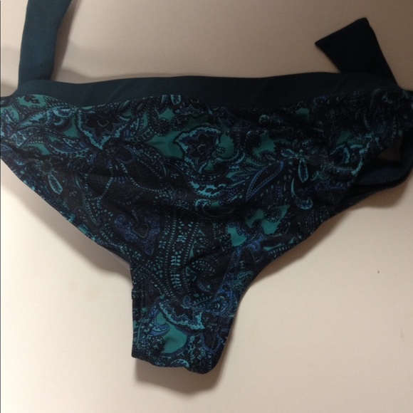 Converse bikini bottom size small - Picture 2 of 4