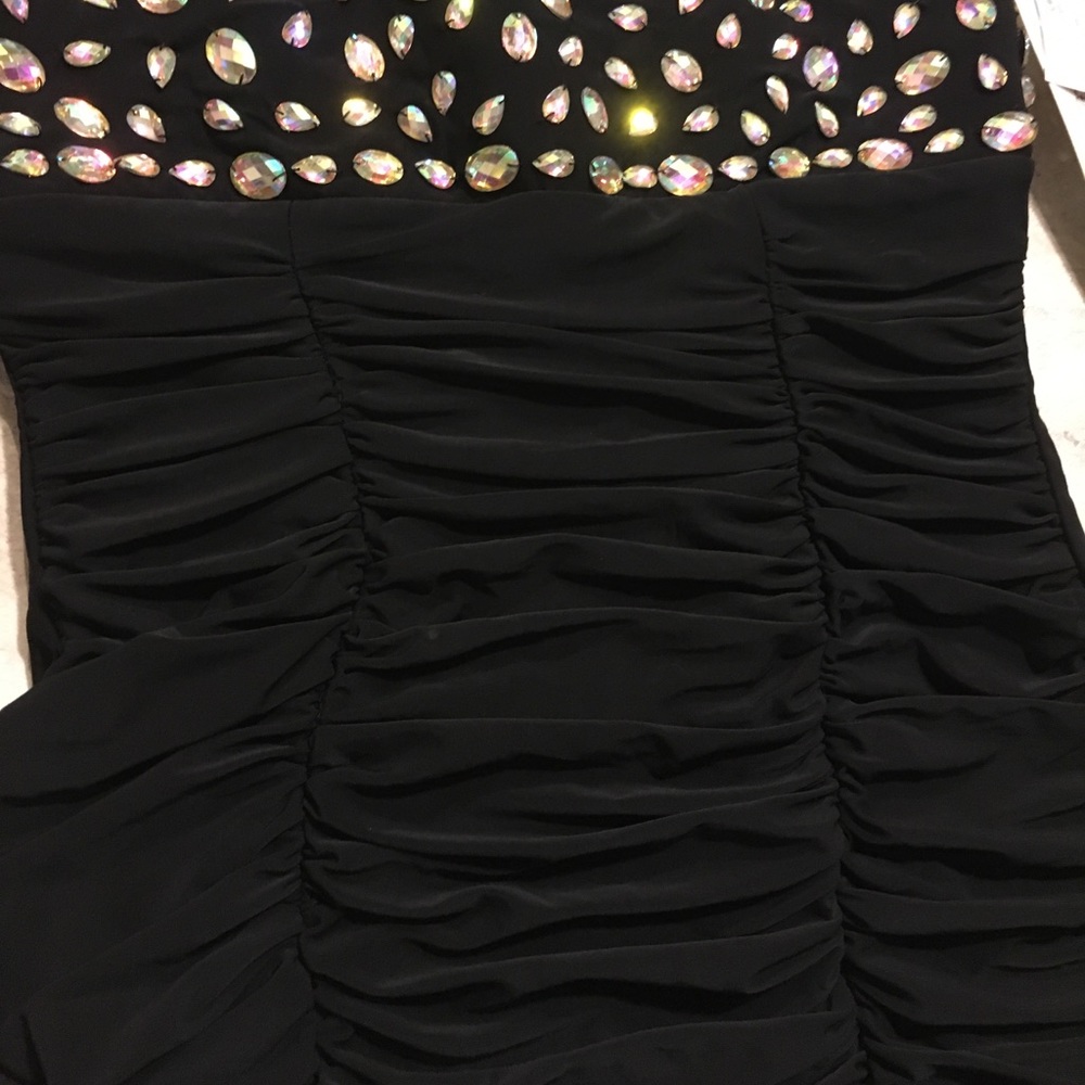 Dress - Picture 3 of 7