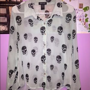 Skull blouse 💀