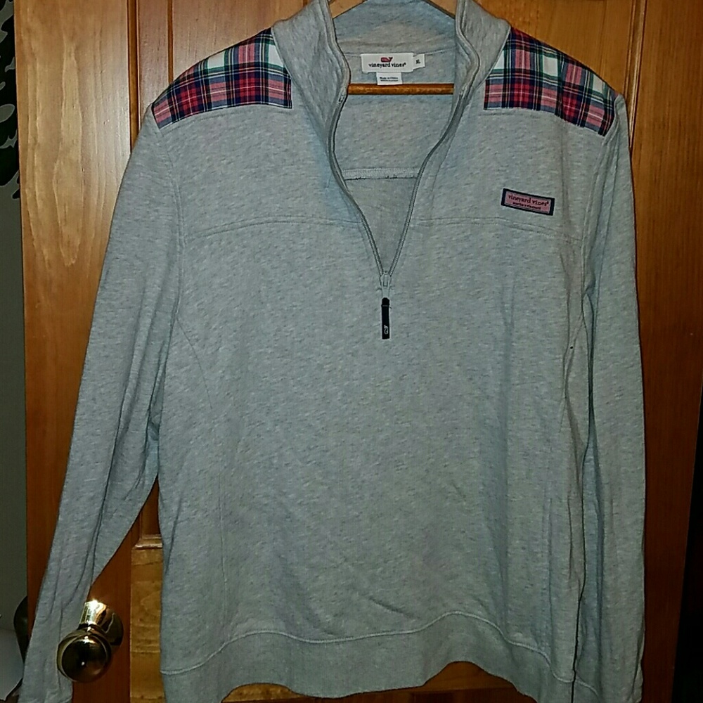 Vineyard vines shep sweatshirt