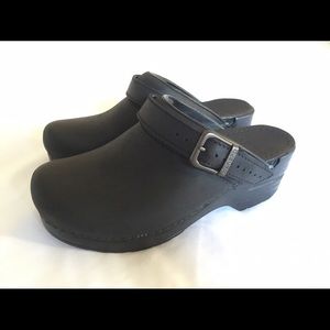 -NEW- Dansko Ingrid Clog