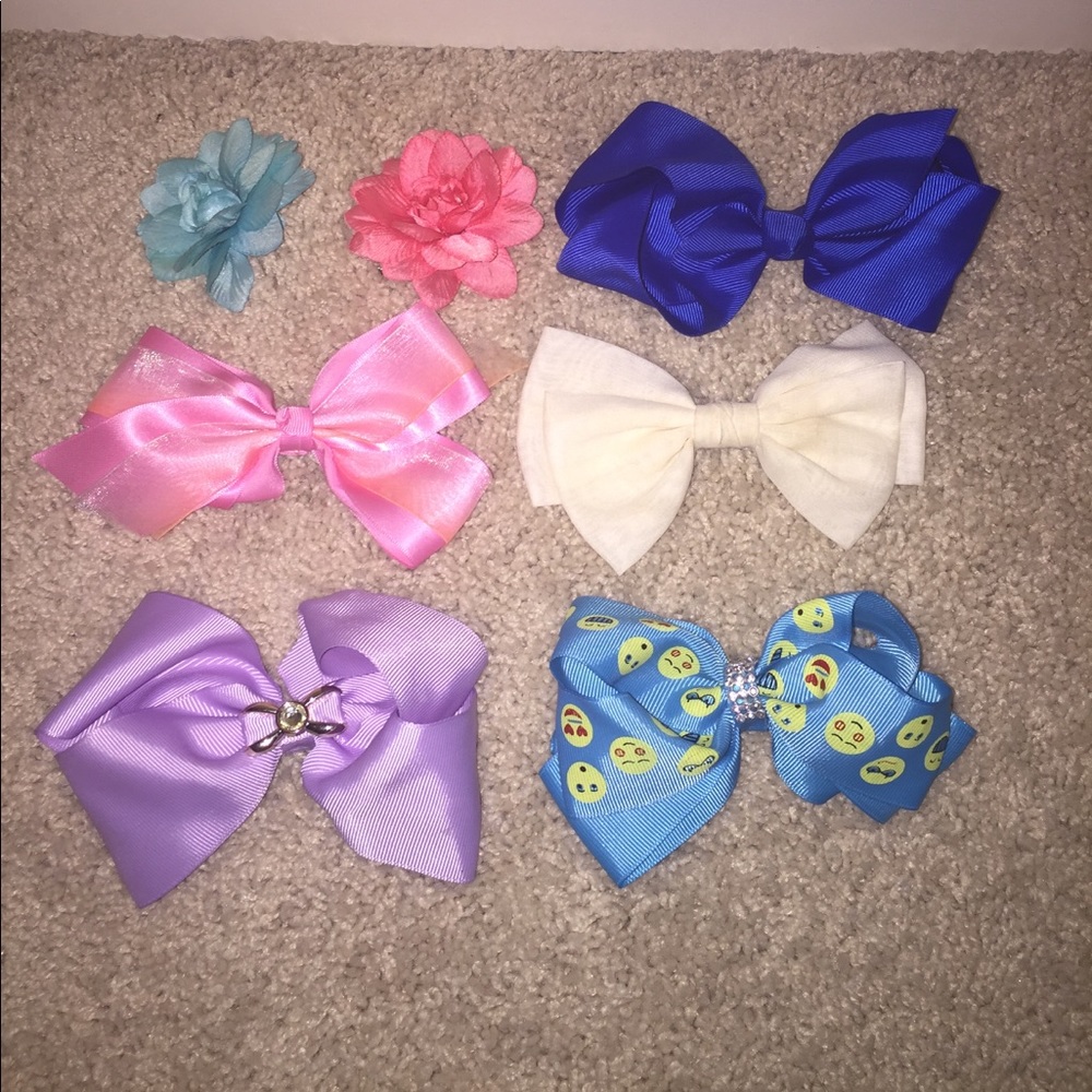 BUNDLE OF BOWS!!