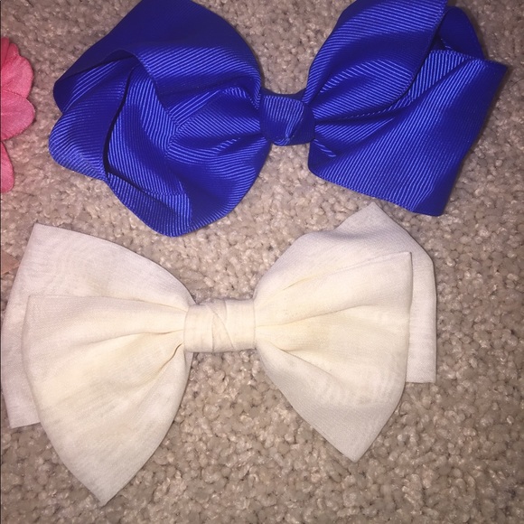 BUNDLE OF BOWS!! - Picture 3 of 5