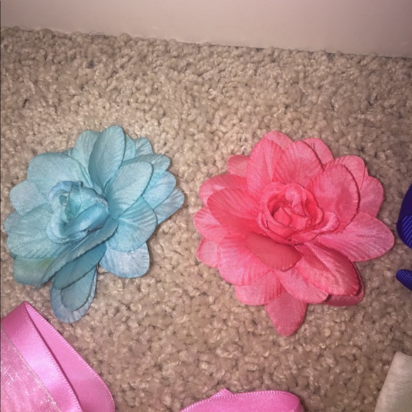 BUNDLE OF BOWS!! - Picture 5 of 5