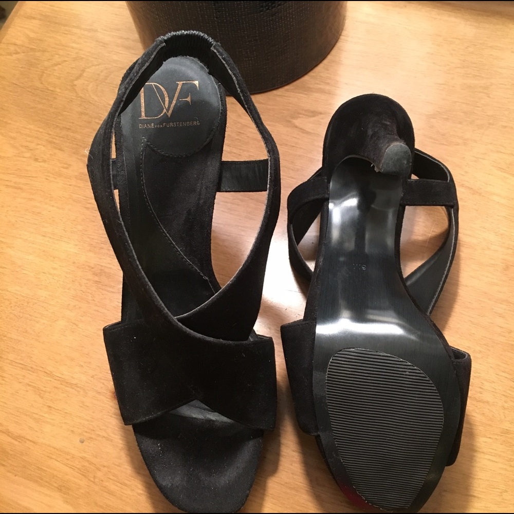 EUC Diane von Furstenberg Black Suede Sandals