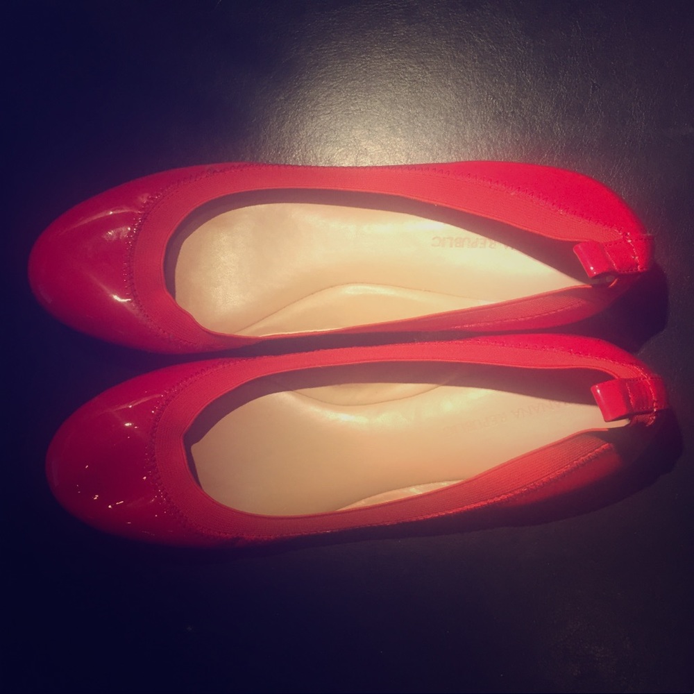 Red patent leather Banana Republic ballet flats.