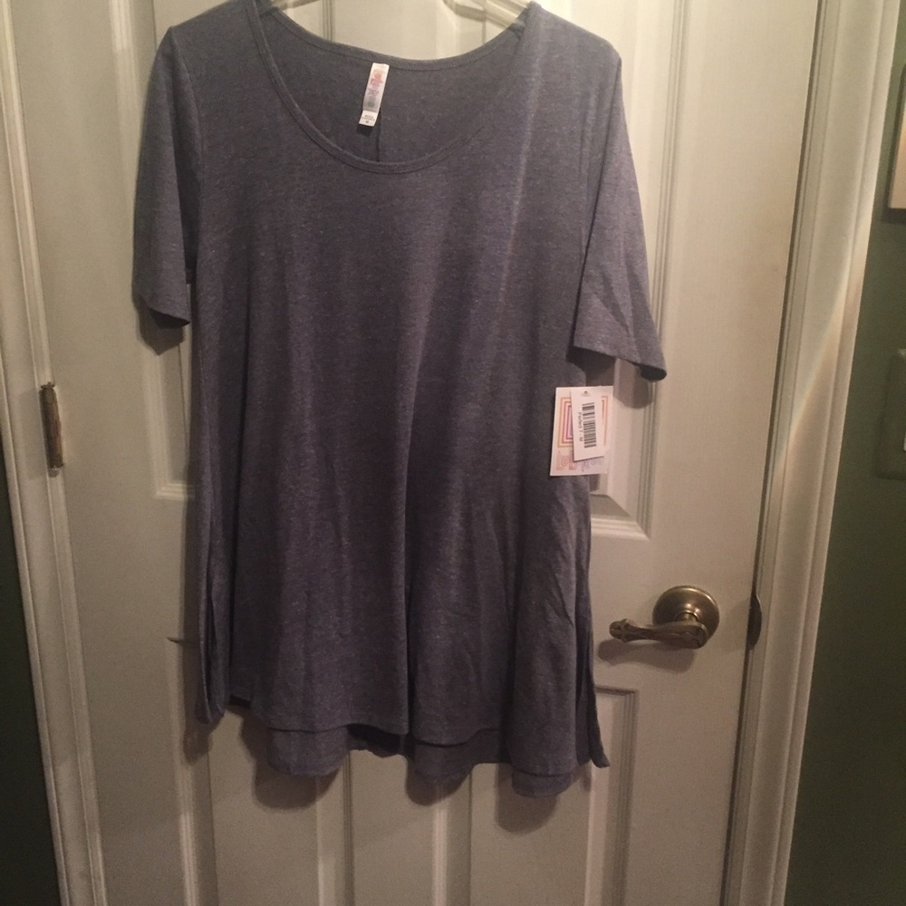 BNWT Lularoe Perfect Tee