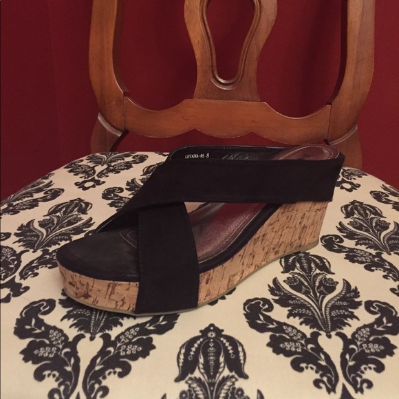 Shoes - Picture 2 of 5