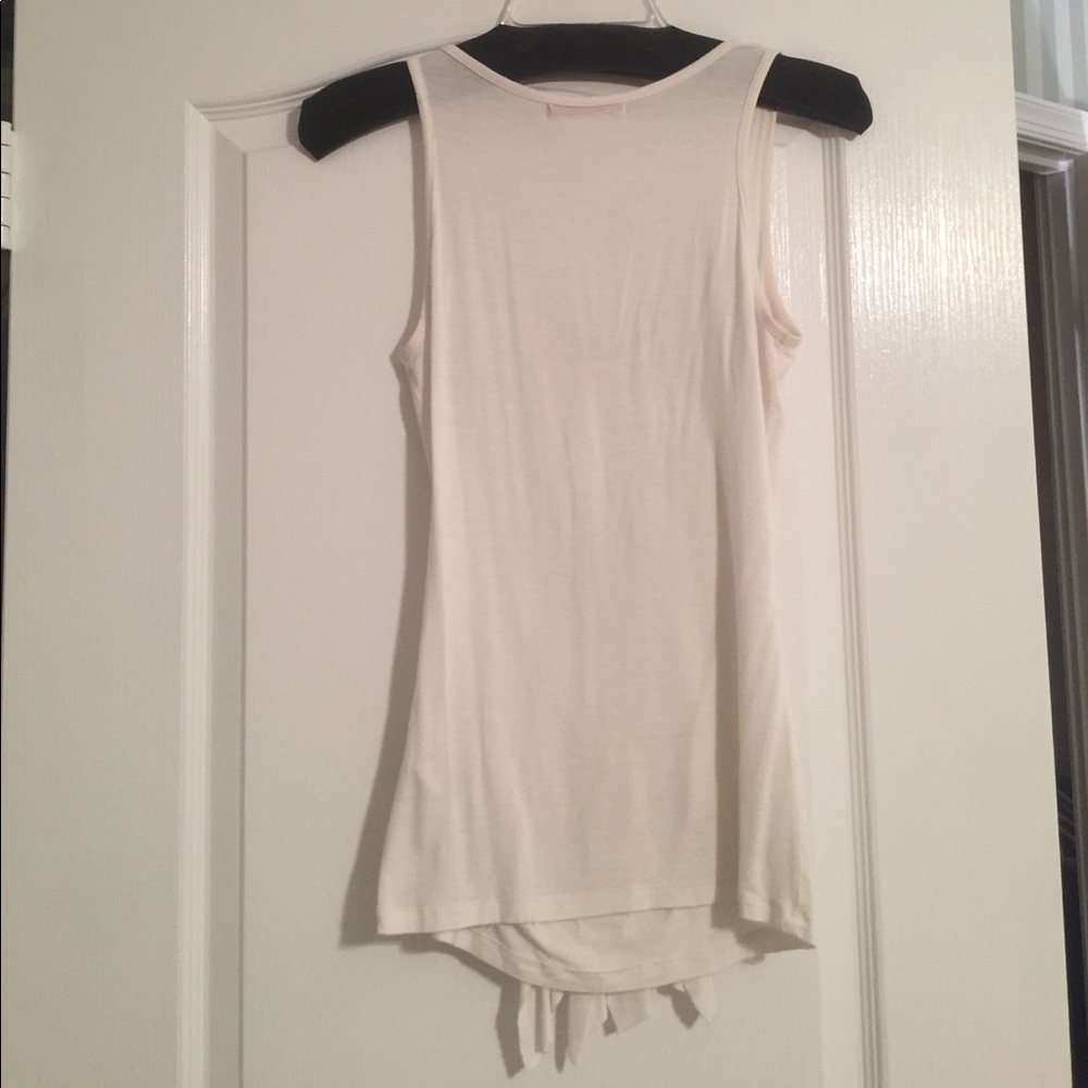 Velvet brand white sleeveless top - Picture 2 of 3