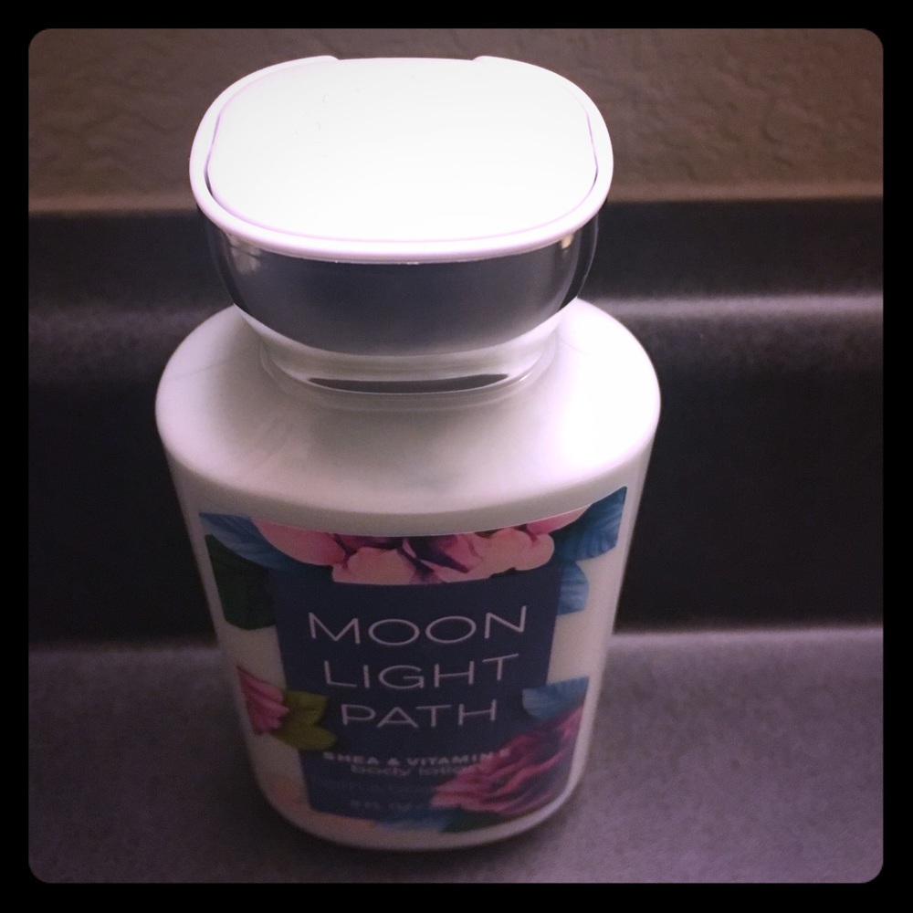 NEW!!! Bath & Body Works Lotion 🌺