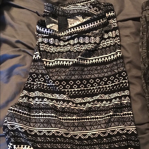 Black and White Pattern Leggings - Picture 2 of 2