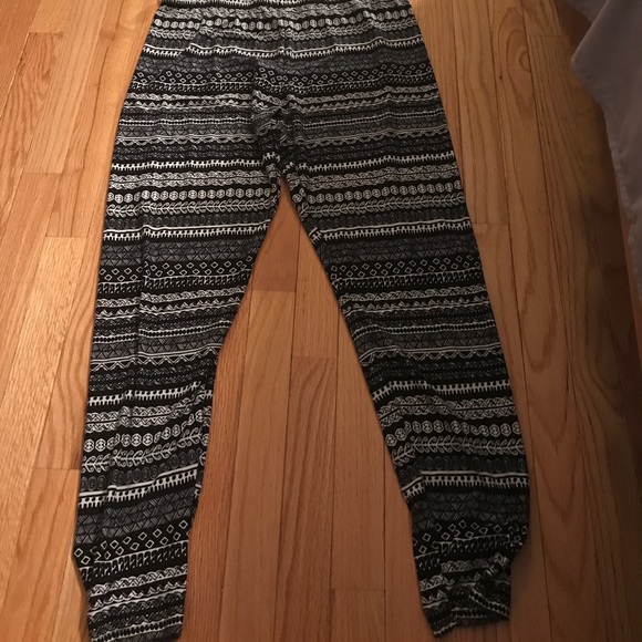 Black and White Pattern Leggings - Picture 1 of 2