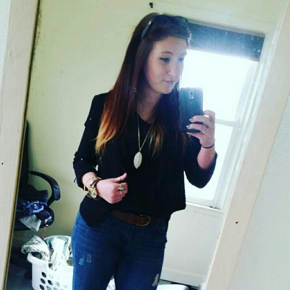 Meet your Posher, Danielle