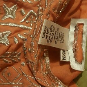 Embroidered skirt sz. M