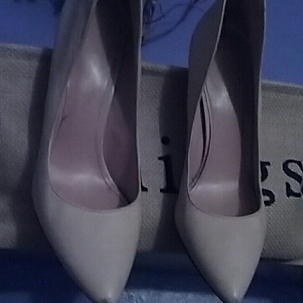 Shoes - Picture 4 of 4