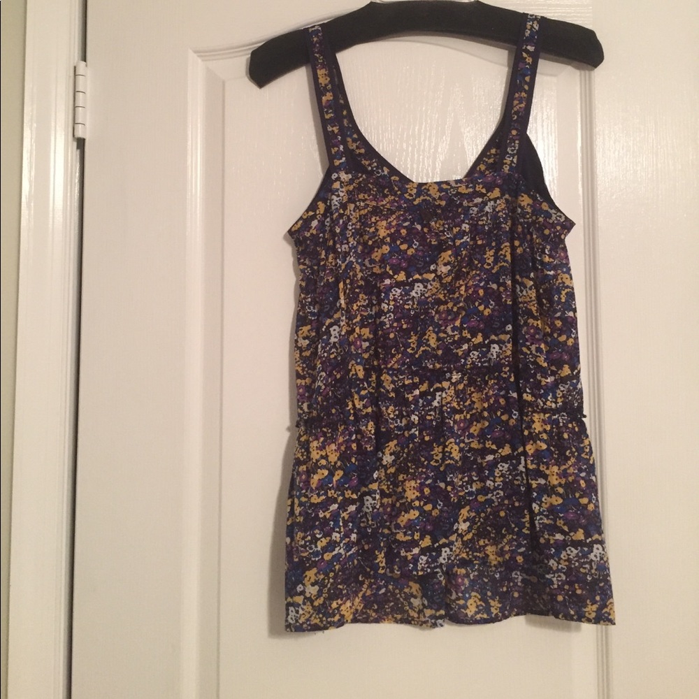 Flowery sleeveless top - Picture 2 of 4