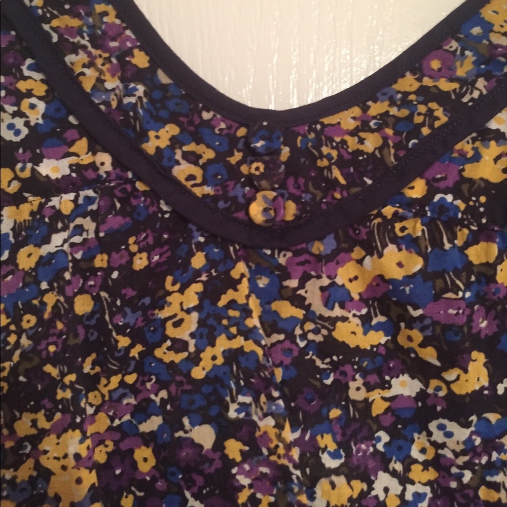Flowery sleeveless top - Picture 3 of 4