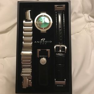 Android USA Watch, two bands, barely worn with box