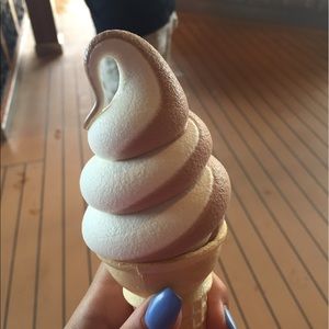 Meet your Posher, Maya