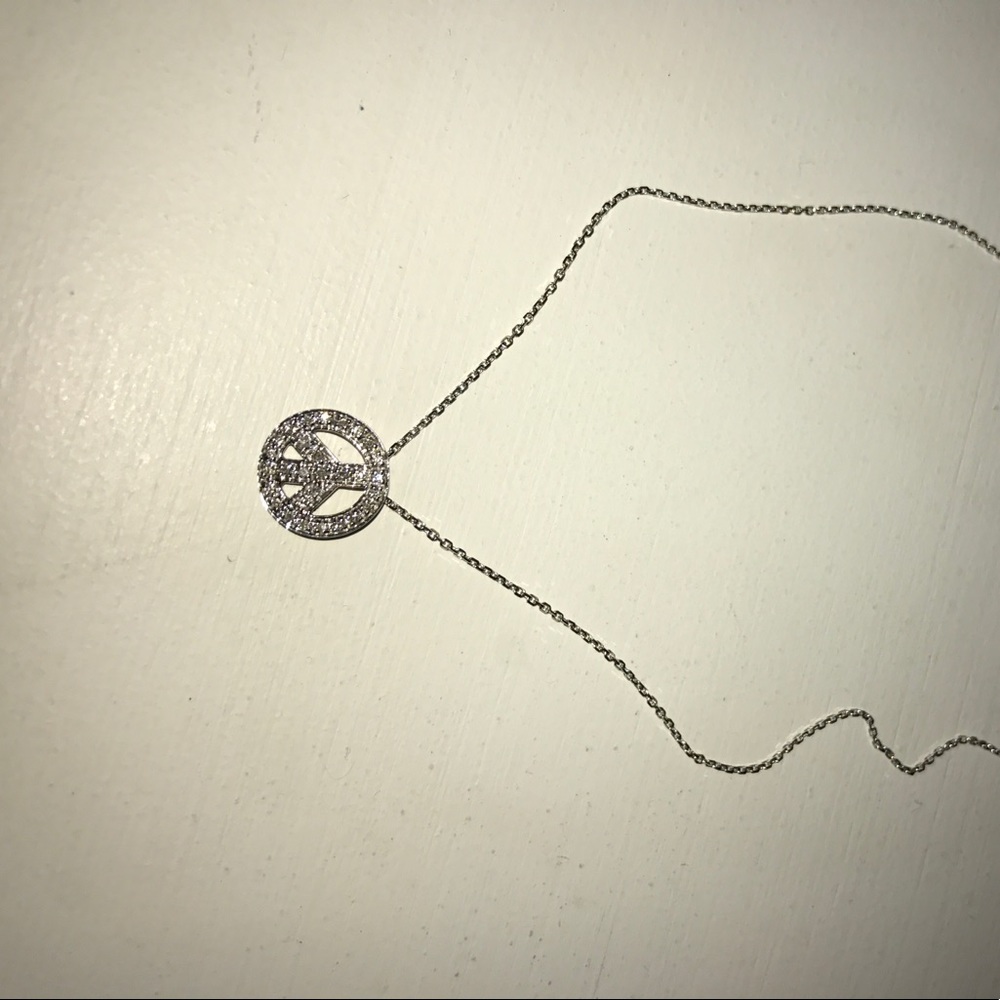 White Gold Pavé diamond Peace sign necklace ✌🏼
