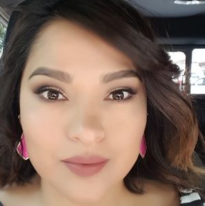 Meet your Posher, Lucia