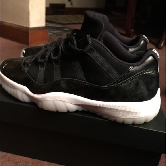 Air Jordan 11 Retro Low Barons