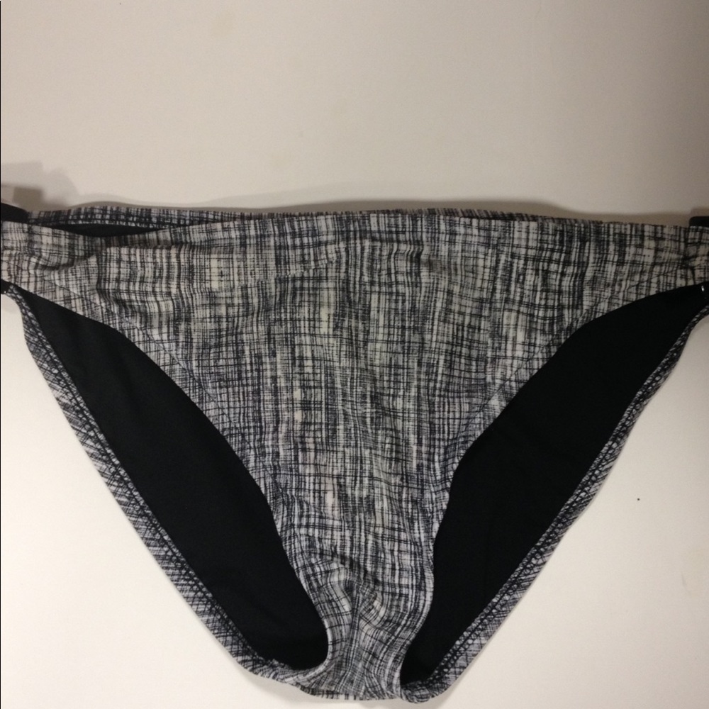 Mossimo black and white bikini bottom large
