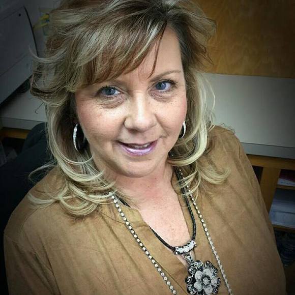 Meet your Posher, Paula - Picture 1 of 1